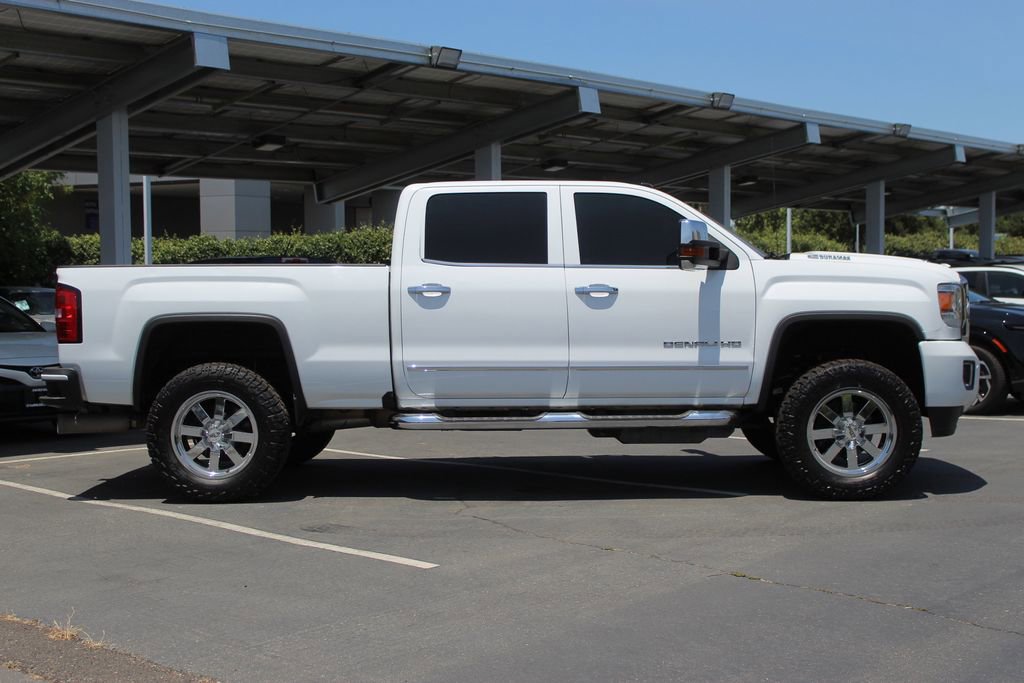 2017 Gmc Sierra 2500 HD Denali photo 5