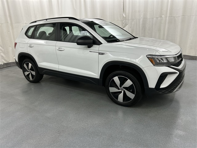 2024 Volkswagen Taos S's photo