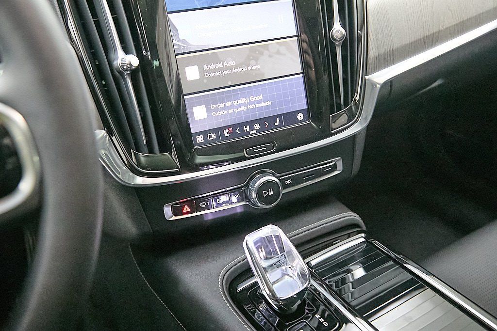 2024 VOLVO S90 - Image 15