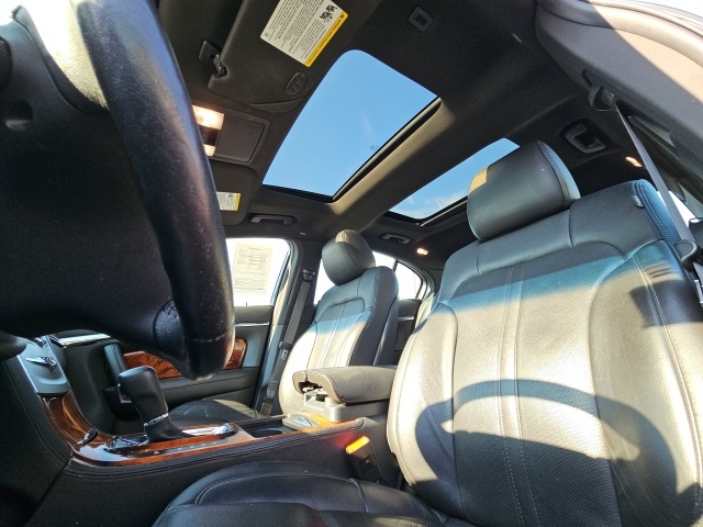 2015 Lincoln MKS EcoBoost photo 34