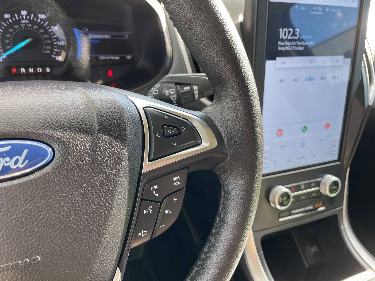 2022 Ford Edge SEL photo 15