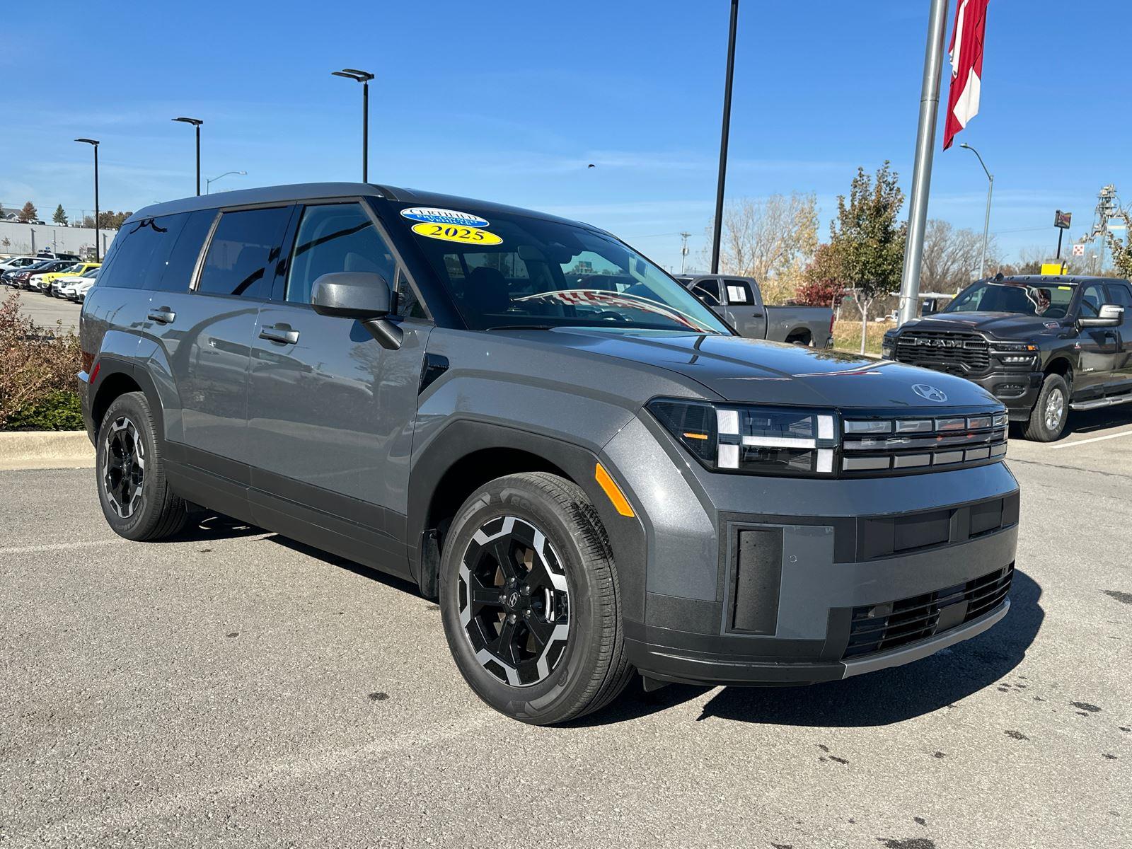 2025 Hyundai Santa Fe SE photo 3