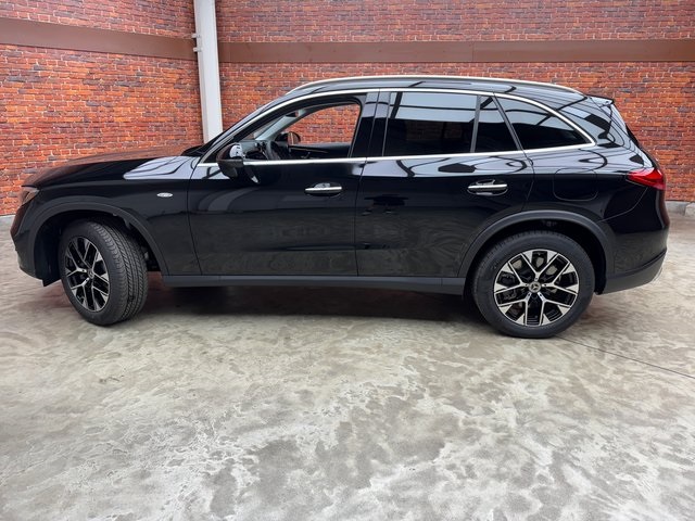 2025 Mercedes Benz GLC 350e 4MATIC photo 2