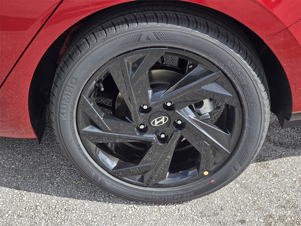 2026 Hyundai Elantra SEL Sport photo 4