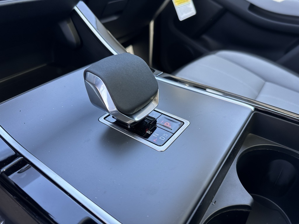 2024 Land Rover Range Rover Evoque Dynamic SE photo 16