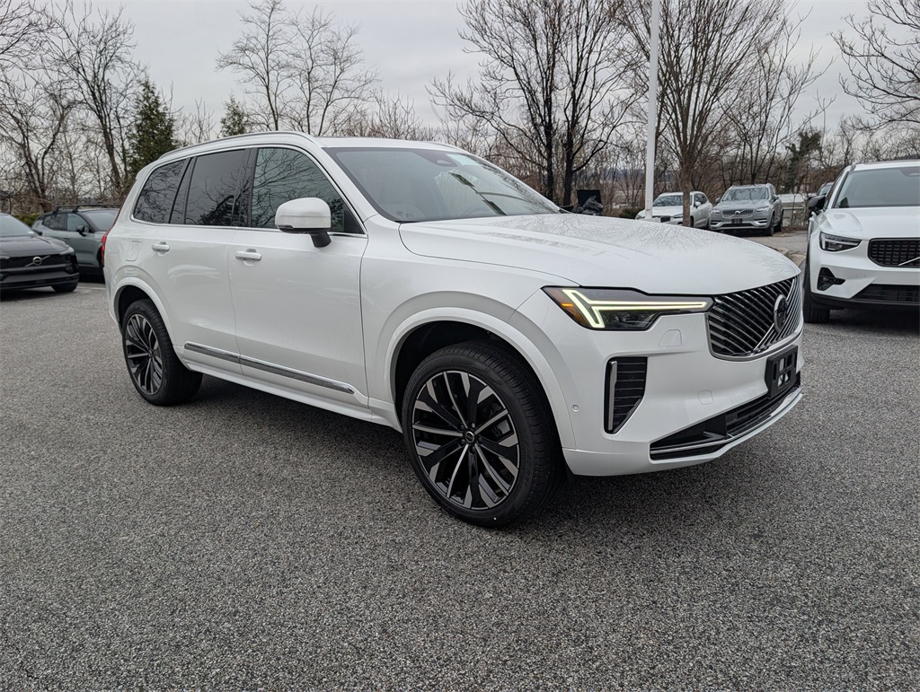 2026 Volvo XC90 Plus's photo