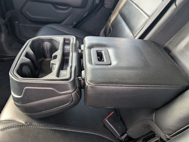 2022 Jeep Wrangler Unlimited Sahara photo 24