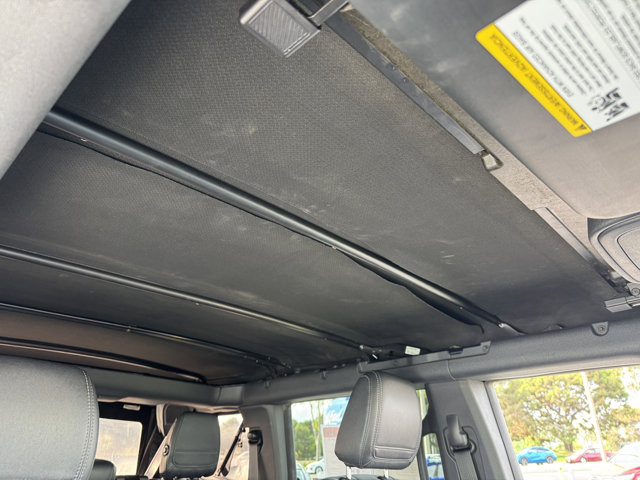 2021 Ford Bronco Black Diamond photo 3