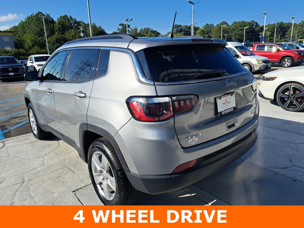 2022 Jeep Compass Latitude photo 3