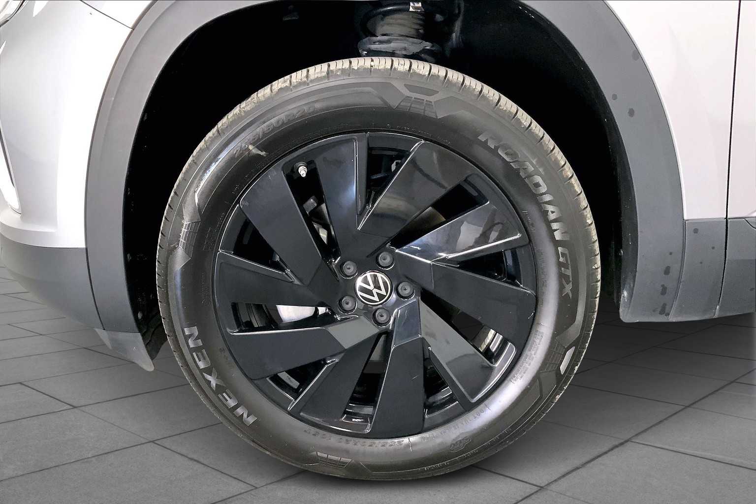 2024 Volkswagen Atlas SE Technology photo 9