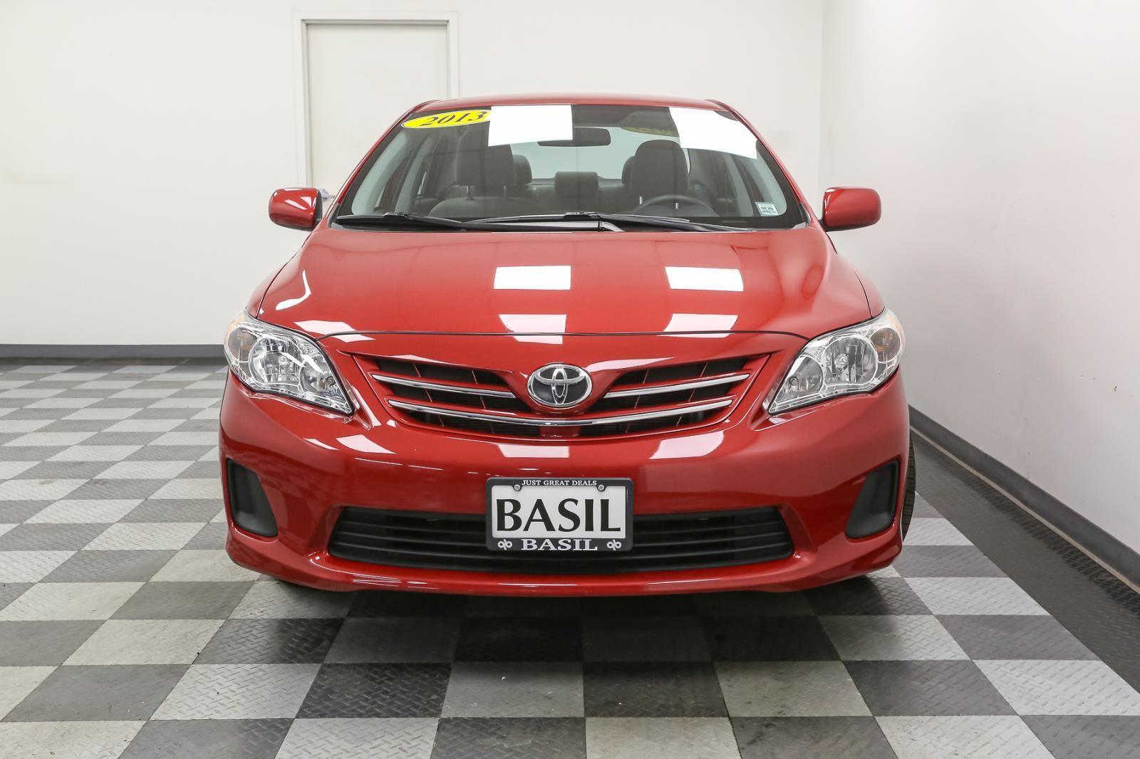 2013 Toyota Corolla LE photo 3