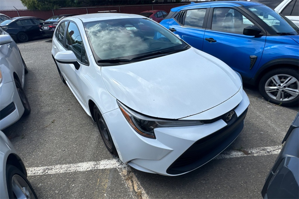 Used 2023 Toyota Corolla LE with VIN 5YFB4MDE5PP021792 for sale in Northfield, Minnesota