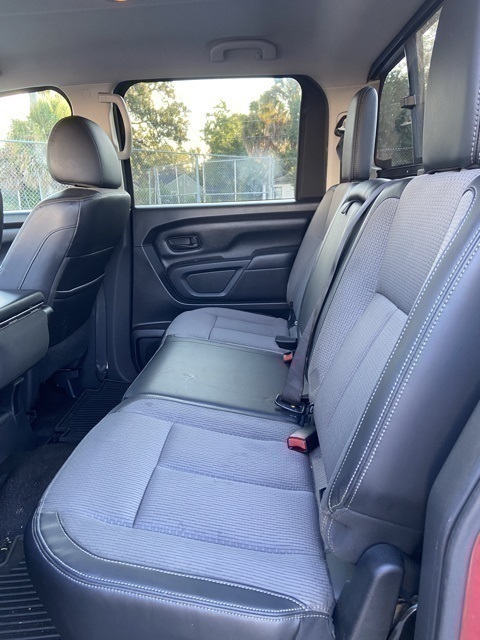 2017 Nissan Titan S photo 9