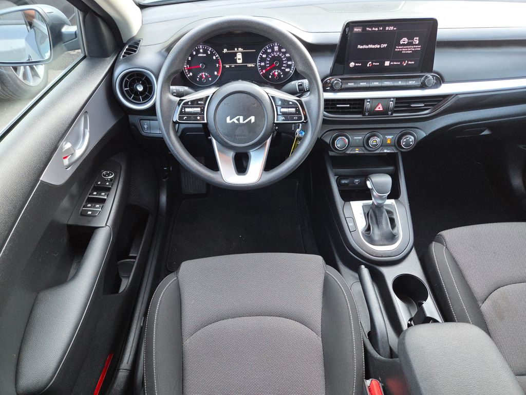 2024 Kia Forte LXS photo 14