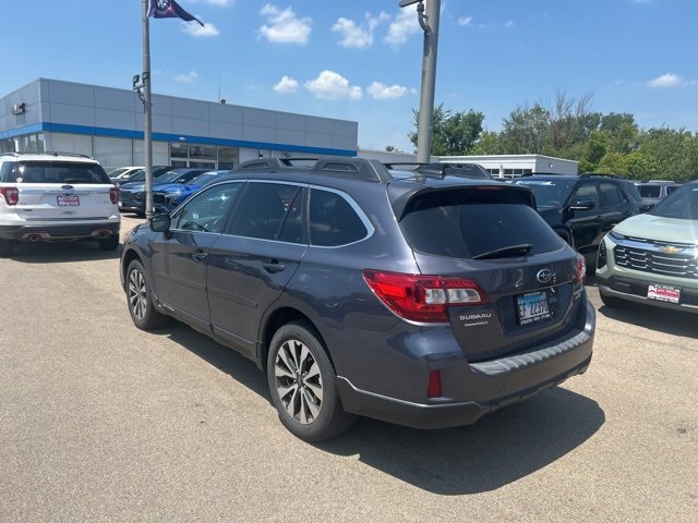 2017 Subaru Outback 2.5i Limited photo 3