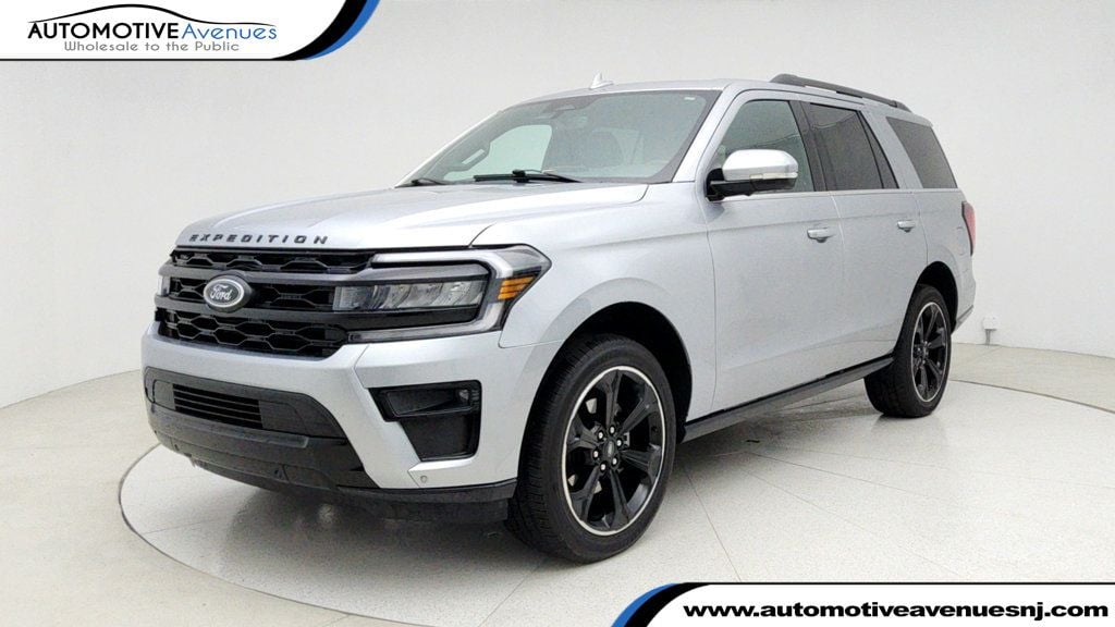2024 Ford Expedition Limited's photo