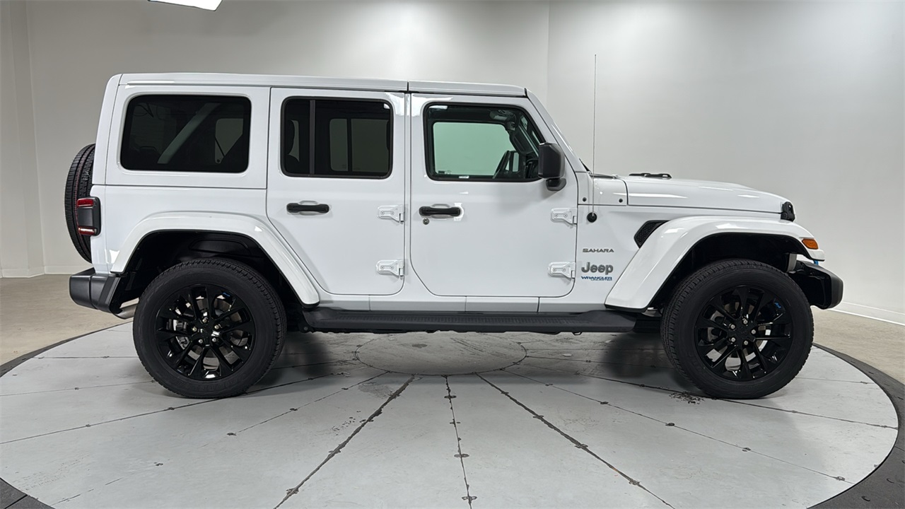 2022 Jeep Wrangler Unlimited Sahara 4xe photo 6