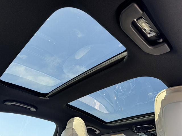 2025 Mercedes Benz C 300 photo 3