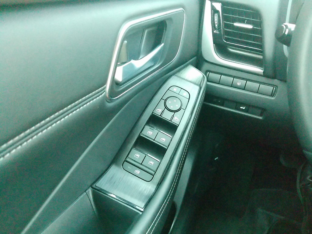 2021 Nissan Rogue SV photo 42
