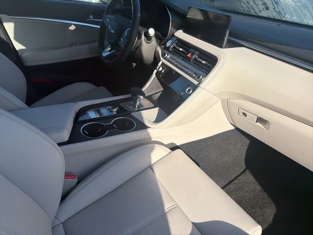 2025 Genesis G70 2.5T photo 12
