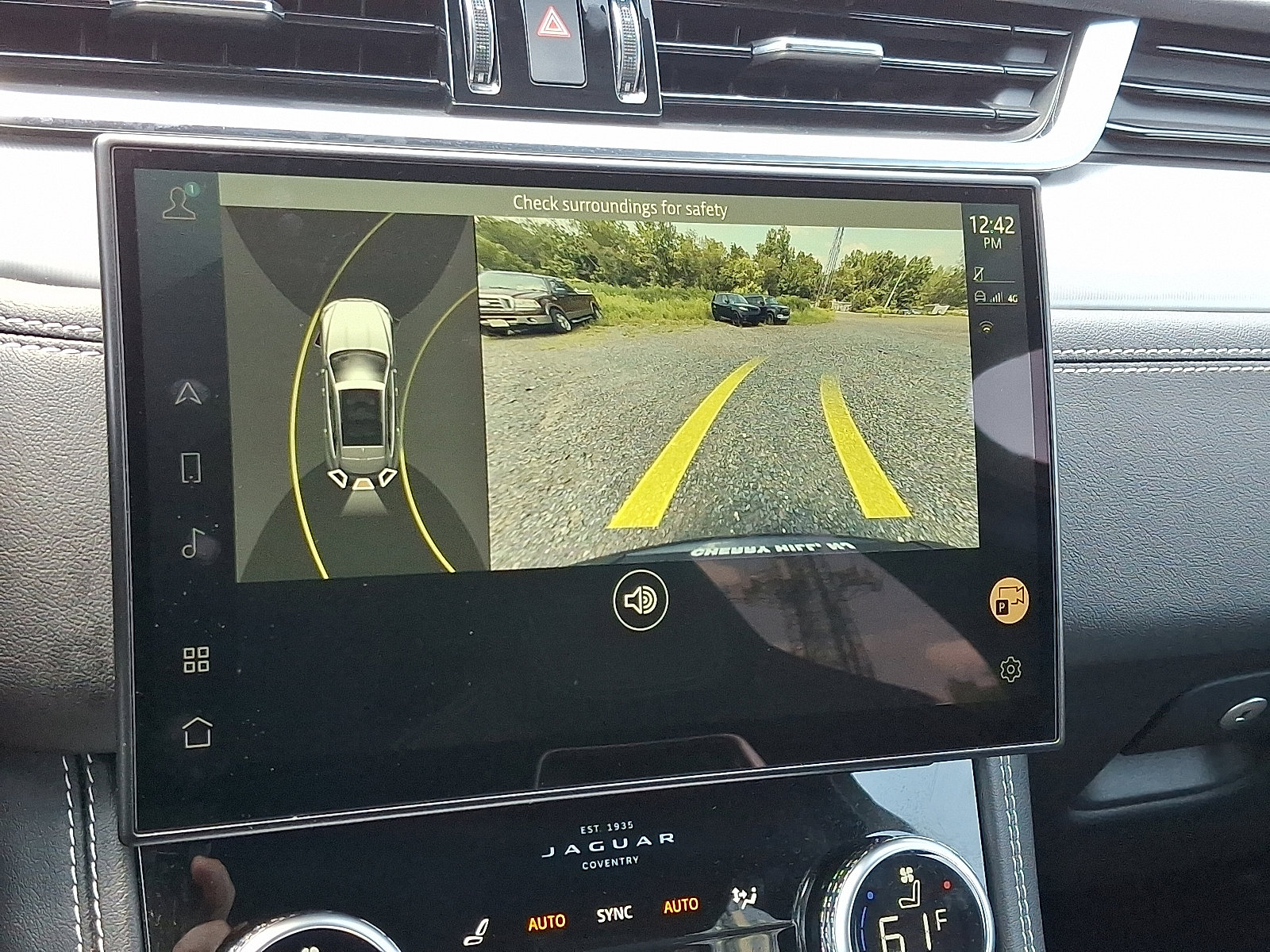 2024 Jaguar F-PACE P250 R-Dynamic S photo 31