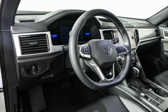 2022 Volkswagen Atlas Cross Sport V6 SE Technology photo 3