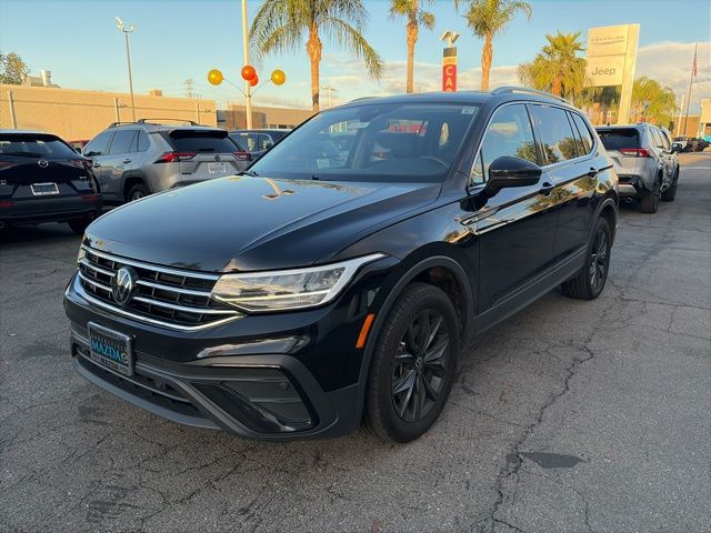 2024 Volkswagen Tiguan SE's photo