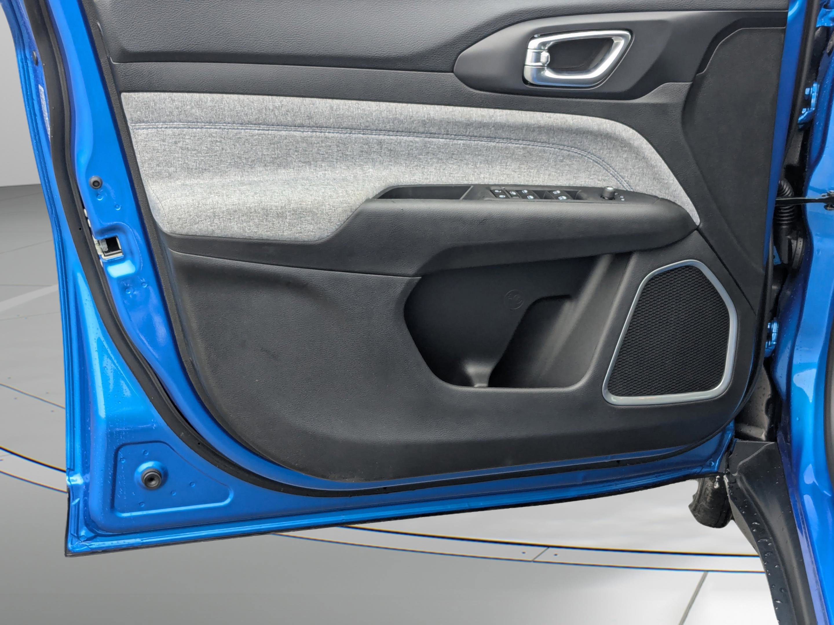 2025 Jeep Compass Latitude photo 38
