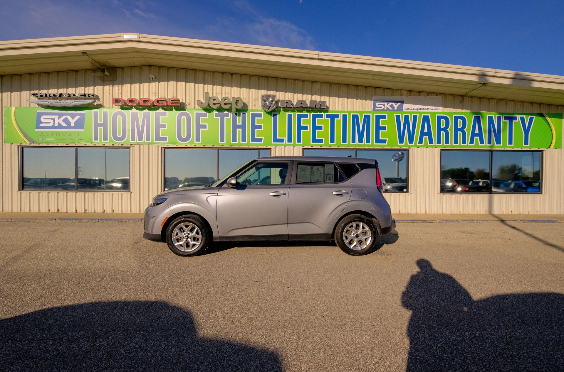 2023 Kia Soul LX photo 2