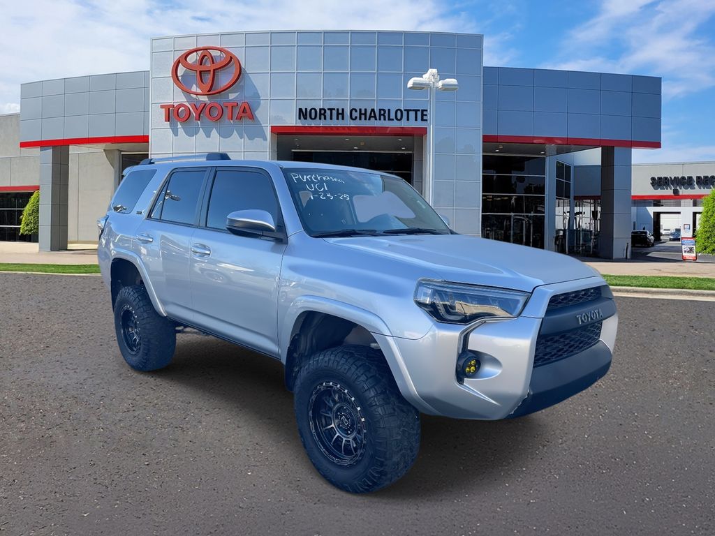 2019 Toyota 4Runner SR5's photo