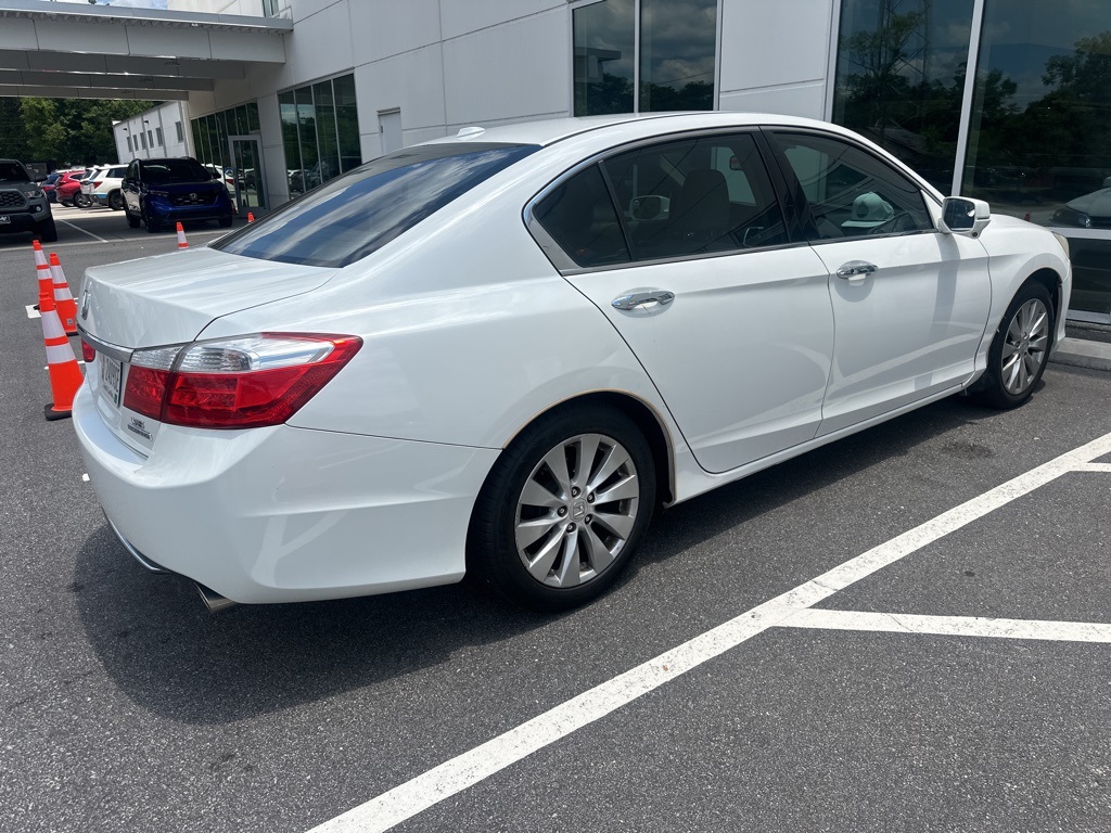 PreOwned 2013 Honda Accord Touring 4D Sedan in Beaufort H22300A