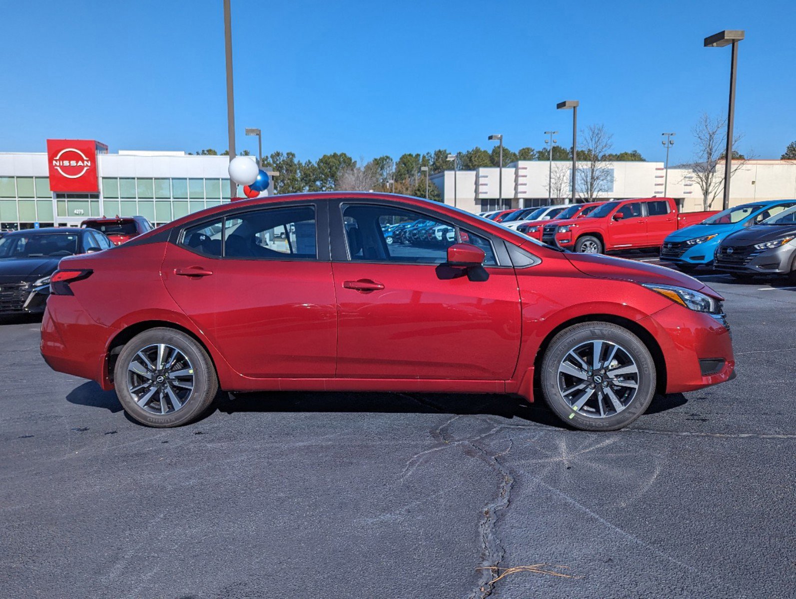 2025 Nissan Versa 1.6 SV photo 2