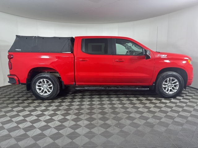 2023 Chevrolet Silverado 1500 RST photo 2