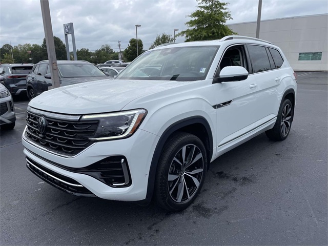 2024 Volkswagen Atlas SEL Premium R-Line photo 3