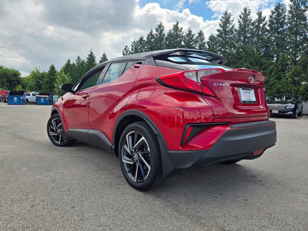 2022 Toyota C-HR XLE photo 12
