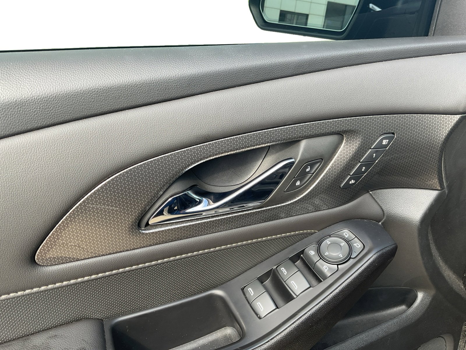 2023 Chevrolet Traverse Premier photo 18