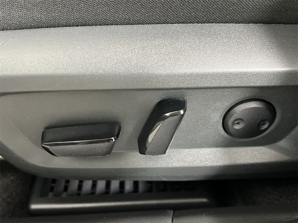 2023 Nissan Rogue SV photo 10