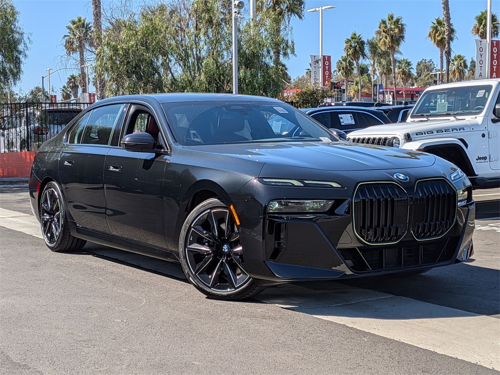 2025 BMW 7 Series 740i's photo