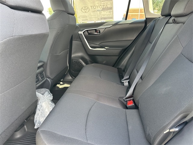 2025 Toyota RAV4 LE photo 7