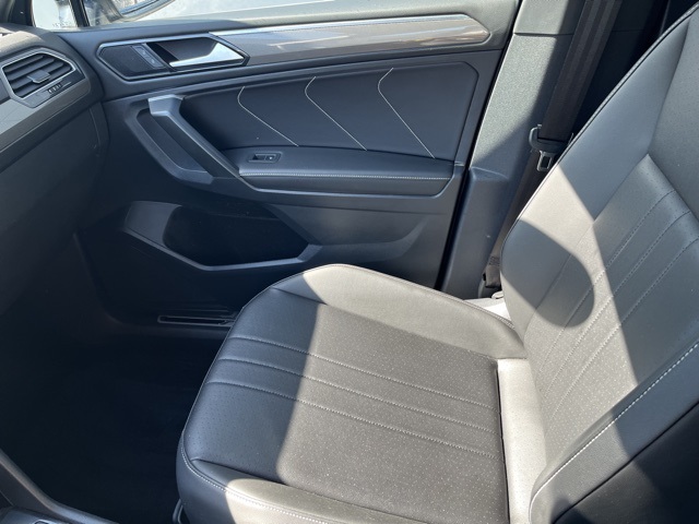 2024 Volkswagen Tiguan SE R-Line Black photo 46