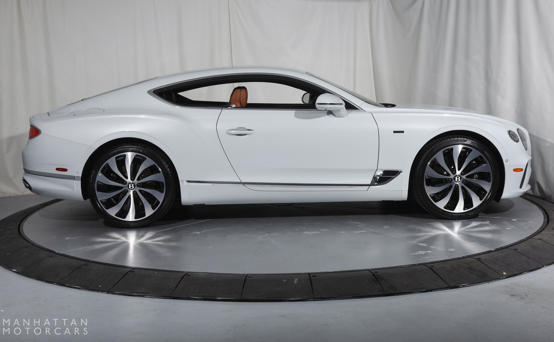 2024 Bentley Continental GT V8 photo 4