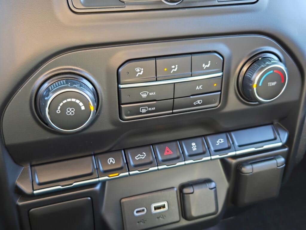 2021 Chevrolet Silverado 1500 Custom photo 22