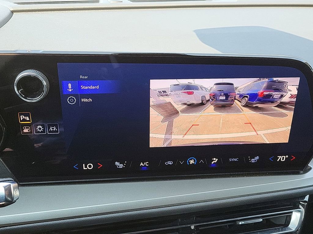 2025 Chevrolet Traverse photo 15