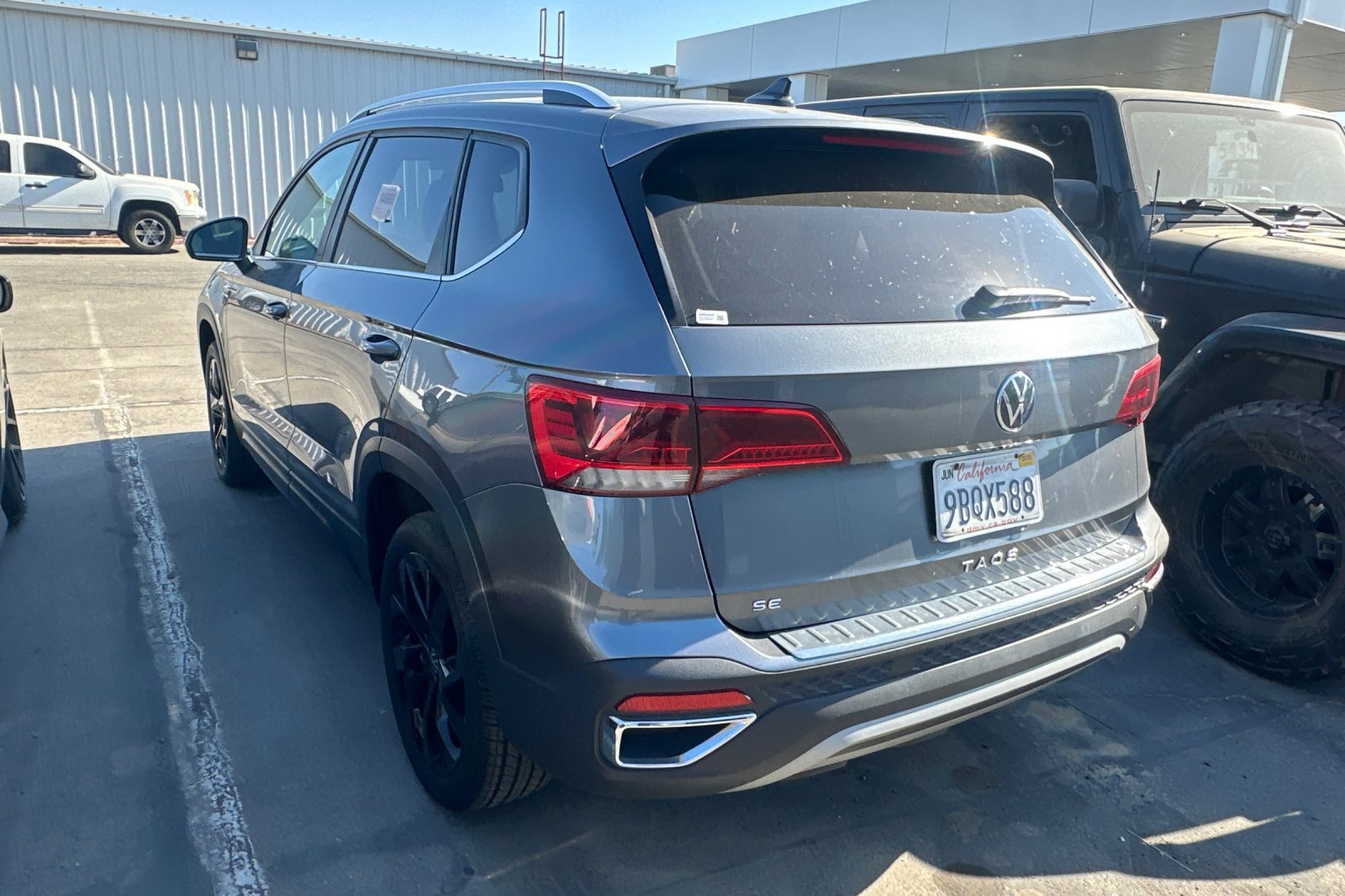 2022 Volkswagen Taos SE photo 3