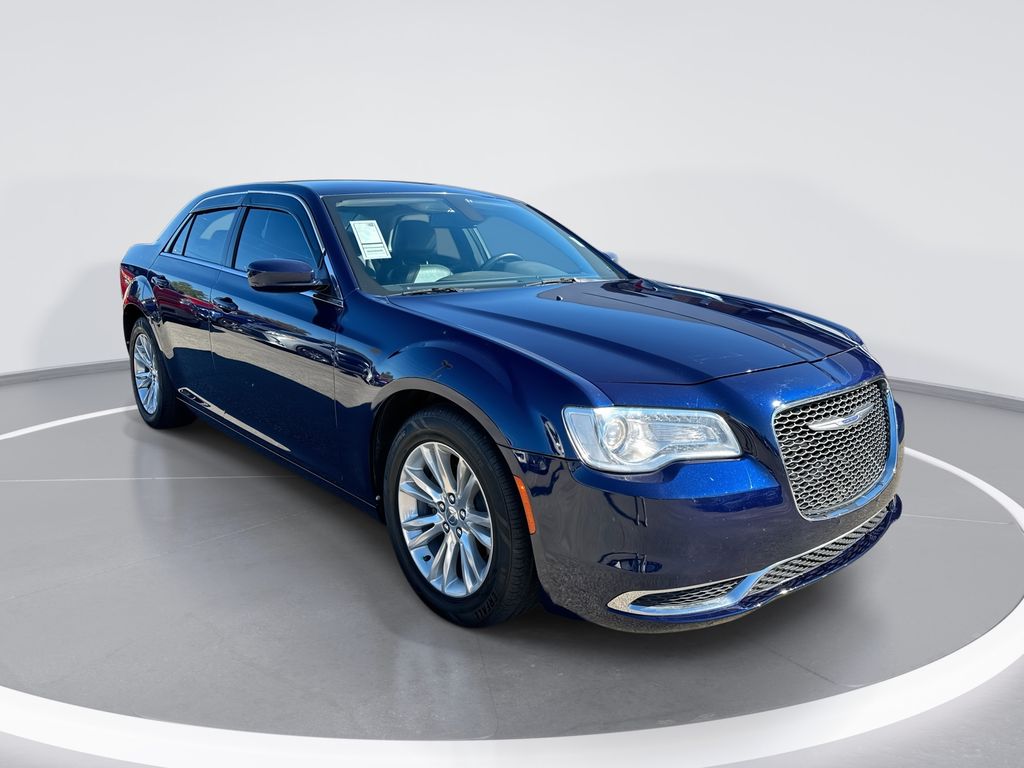 2017 Chrysler 300 Limited's photo