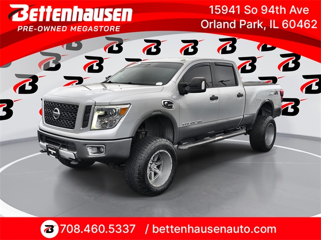 2017 Nissan Titan XD Pro-4X's photo