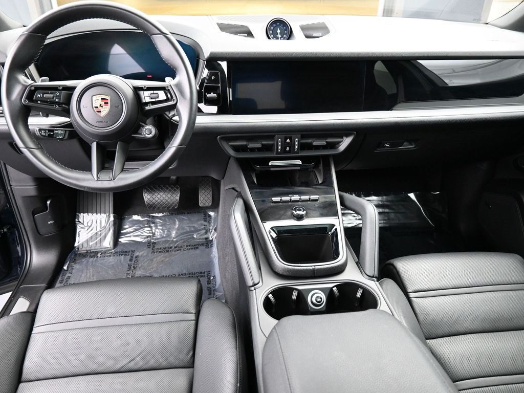 2024 Porsche Cayenne Coupe Base photo 5