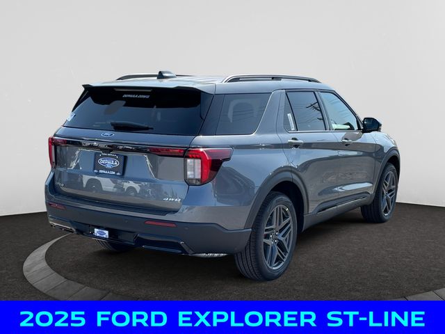 2025 Ford Explorer ST-Line photo 4