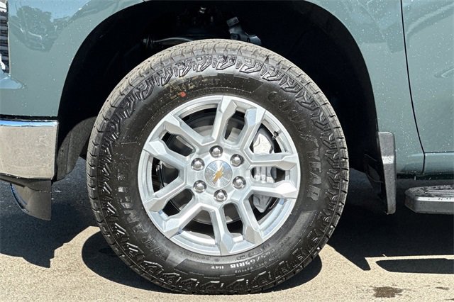 2025 Chevrolet Silverado 1500 LT photo 33