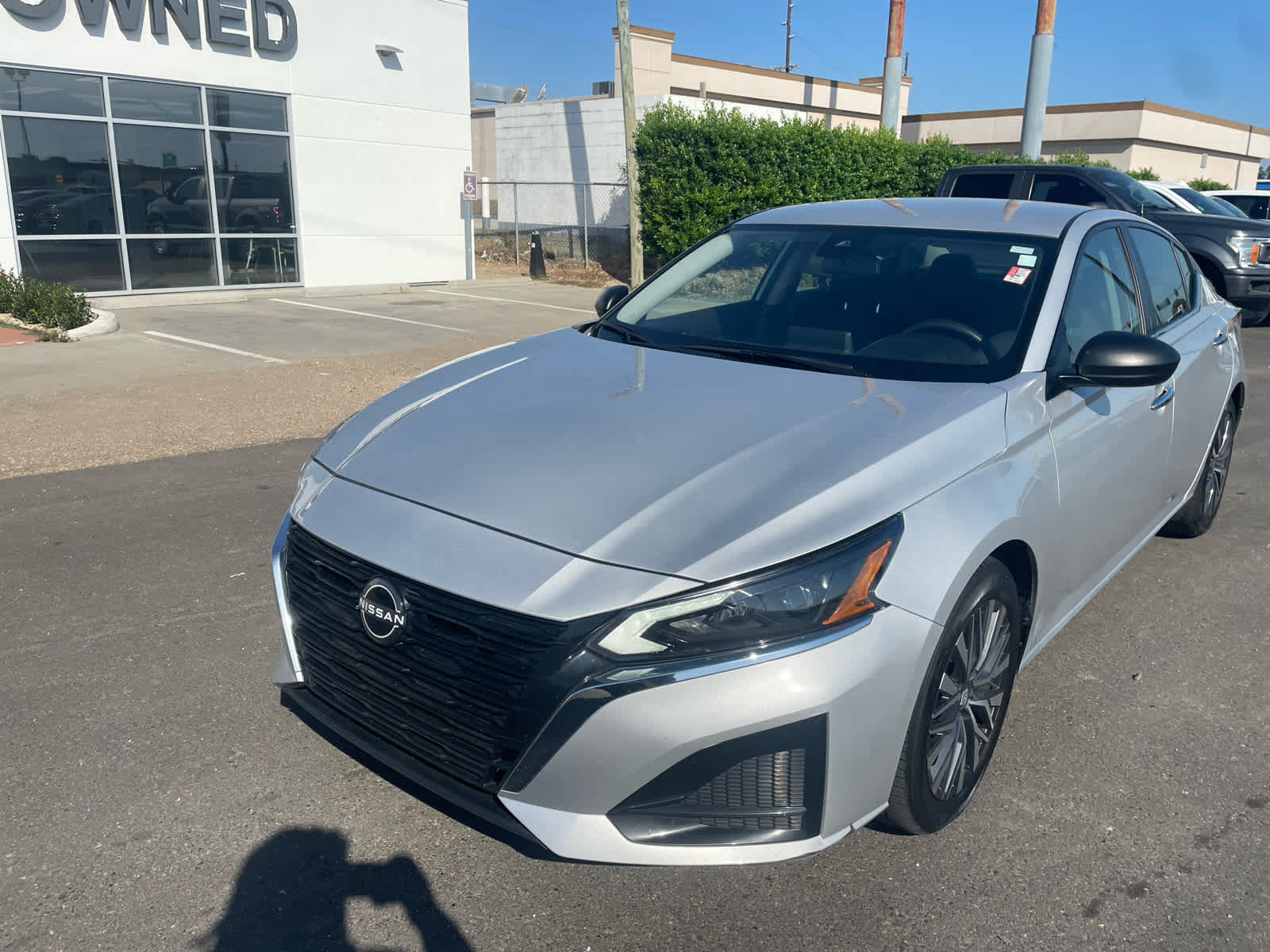 2024 Nissan Altima 2.5 SV photo 2